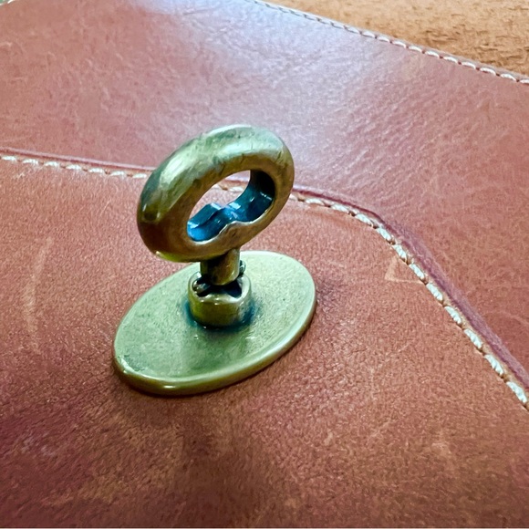 Fossil Leather Purse - Picture 9 of 9